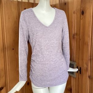 EUC - Massini Heathered  Lavender V-neck Long Sleeve Top
